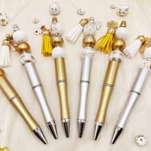 6 قطع قلم DIY مزين بالخرز ذو موضوع نجوم الثلج الذهبية والفضية، خرز خشبي، شرابة وقلادة من السبائك المعدنية، تشمل سحر نجمة الثلج والثلجي والرنة، هدية عيد الميلاد رائعة ولوازم مدرسية/مكتبية