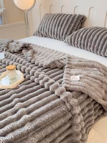 1 pieza Manta suave y cálida a rayas - Poliéster lavable a máquina, ideal para primavera y otoño, hipoalergénica, confort acogedor para todo el año en el sofá, la cama o como regalo - Colores mezclados, manta para sofá, decoración del hogar neutra, material hipoalergénico, decoración de otoño, decoración de invierno, decoración de habitación, vuelta al colegio