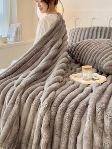 1 pieza Manta suave y cálida a rayas - Poliéster lavable a máquina, ideal para primavera y otoño, hipoalergénica, confort acogedor para todo el año en el sofá, la cama o como regalo - Colores mezclados, manta para sofá, decoración del hogar neutra, material hipoalergénico, decoración de otoño, decoración de invierno, decoración de habitación, vuelta al colegio