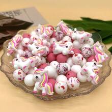 35 piezas Conjunto de cuentas de silicona DIY, cuentas espaciadoras de silicona 3D con diseños de unicornios y animales coloridos impresos, adecuado para hacer joyas DIY hechas a mano, accesorios para llaveros, pulseras, bolígrafos, colgantes de teléfono, adornos de bolso, suministros de manualidades lindos, regalos para fiestas