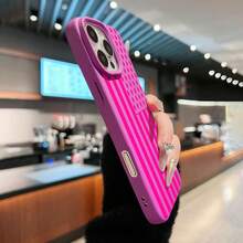 Funda para teléfono con diseño de bandera estadounidense rosa, compatible con iPhone 16, 15, 14 Pro Max, 13, 12, 11, XR y XS Plus. Fabricada en silicona TPU, ofrece protección contra golpes y caídas, además de una excelente sensación al tacto. Es el regalo ideal para familiares, amigos y seres queridos. - Morado - Ver 5