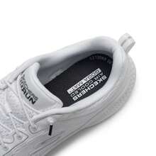 Skechers 女款 GO RUN CONSISTENT 2.0 輕量透氣緩震舒適運動鞋，適合日常通勤、戶外運動與休閒穿著，建議訂購小一號 128638-WBK - 白色/黑色 - 查看 8
