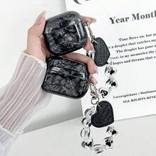 1 pieza Funda de auriculares con textura de concha negra minimalista y resistente a golpes + Funda de auriculares Bluetooth con cordón con forma de corazón compatible con Apple 1st/2nd/3rd/Pro/Pro 2nd Generation, diseño creativo para la nueva 4ta generación