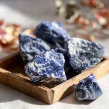 Bulk Natural Raw White Turquoise Rough Stones - Vibrant Purple & White Marbled Crystal Specimens For Jewelry Making, Tumbling, Cabbing, DIY Crafts, Aquarium Decor, Vase Fillers - Unique Holiday Gifts For Women & Girls, Jewelry Making Supplies, Craft Supplies, Polished Finish Rocks, Tumbled Stones