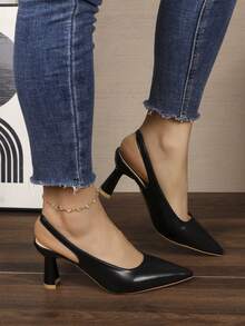 Nuevas sandalias de trabajo profesionales elegantes y delicadas con tiras y tacón fino para el verano