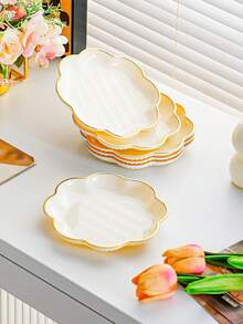 4/6pcs Plastic Snack Plates, Dessert Plates, Nordic Maple Leaf Shaped Plates, Compact & Delicate, Thick & Durable, Gold Rim, Finely Polished, Bone Dish, Snack Plate, Restaurant Plate, Home Fruit Plate - Multicolor - View 12