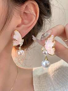 1 Pair Korean Elegant Pearl Flower Vintage Stud Earrings, Niche Personalized Versatile Jewelry Accessories - 蝴蝶型 - 查看 3