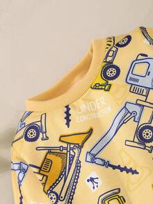 2 件装男婴建筑车辆印花长袖运动衫 T 恤和破洞牛仔裤套装，春季和秋季 - 彩色 - 查看 3