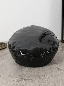 1 件女式黑色和红色闪亮皮革防水铆钉朋克风格平顶报童帽，适合派对、表演、购物和拍照