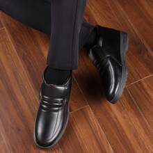 Czarne skórzane buty śnieżne męskie za kostkę, ciepłe, antypoślizgowe, wciągane, wygodne, puszyste buty do sportów halowych na jesień/zimę