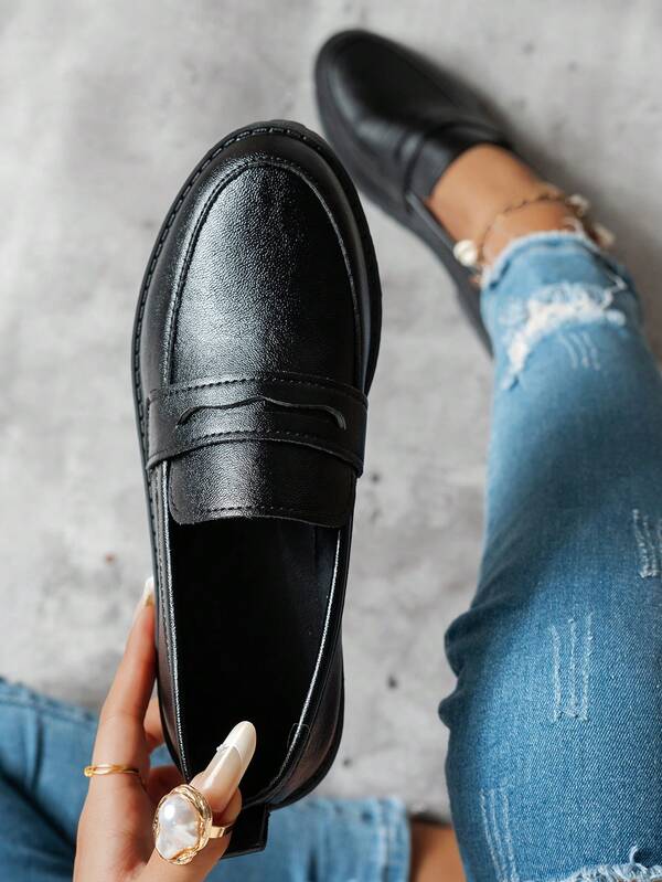 Women's Black Versatile Loafers, New Soft PU Material, Round Toe, Plus Size, English Style Flat Work/Commute Shoes, Spring/Autumn