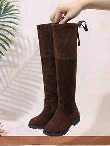 1 双经典时尚过膝靴，适合日常穿着、度假、女孩