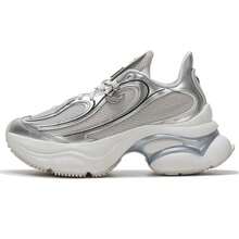 Adidas Originals OZVENUZ W 女士缓震休闲运动鞋，适合日常运动和休闲 - 金屬銀/淺灰色/晶白色 - 查看 1