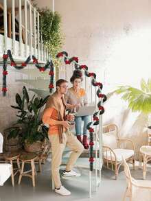 2 pièces/set Couronne de Noël avec lanterne et nœud - Couronne artificielle, utilisée pour la cheminée, l'escalier, la décoration intérieure/extérieure, sans électricité ni plumes, décoration de Noël, fournitures de fête de Noël, décoration de porte et de mur, activités extérieures, décoration de fenêtre de la maison