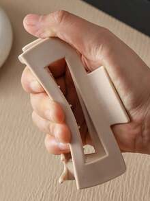 Soft Silicone Hair Claw, High-End Anti-Drop Unbreakable Hair Clip, Square Hair Soft Claw Clips For Women, Flexible Claw Clip For Thick Hair, Lightweight Large Cozy Clip Special Soft Hairpins, Suitable For Various Occasions, 2025 New Design Hair Accessories Women Claw Clip Fall Fashion Hair Claw Autumn Hair Clutch Elegant Clips For Hair Winter For Vacation Outfits Woman