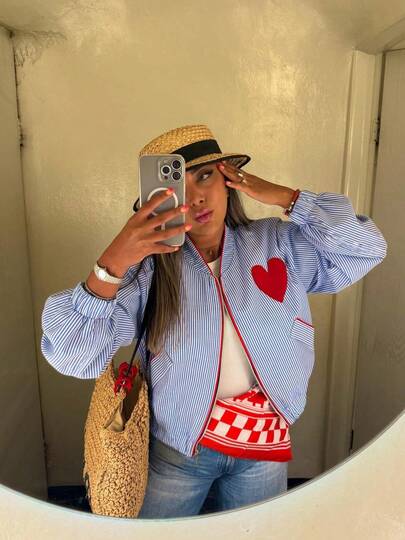 Chaqueta de mujer de estilo casual para vacaciones y uso diario, con parche de corazón a rayas azul y contraste de color