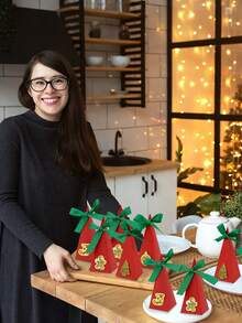 20/50 Pezzi Scatole Regalo di Natale con Nastro e Cartellino Rosso a Triangolo, Scatole di Carta Natalizie con Albero di Natale e Omino di Pan di Zenzero, Confezioni Regalo per Vacanze, Matrimoni e Decorazioni Natalizie
