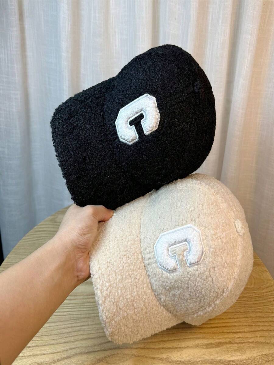 1Ps Men's And Women's Plush Baseball Caps, Embroidered With The Letter "C", Adjustable Black Velvet Street Style Hats, Perfect For Daily Fashionable Outdoor Wear In Autumn And Winter, Can Be Paired With Couple Hats