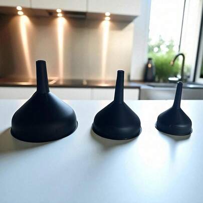 Kit com 3 Funil de plástico tamanho P M G uso em Geral e também em cozinha.