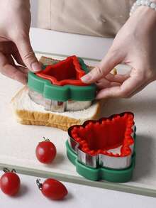 1pc/4pcs Christmas Cookie Cutter, Stainless Steel Pocket Sandwich Mold, Gingerbread Man & Snowflake Shaped Toast Maker, DIY Heart Breakfast Bento Tool, Sandwich Sealing Mold, Christmas Series - Gingerbread House, Christmas Tree, Snowflake, Gingerbread Man Shaped Bread Cutter, Multi-Functional Baking Imprint Mold - Multicolor - View 6