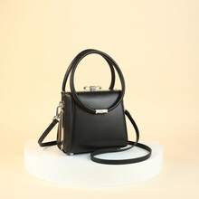 Bolso cuadrado pequeño versátil y casual con cadena gruesa y diseño personalizado, decoración de corazón melocotón, correa de hombro ancha, bolso bandolera de un solo hombro, bolso de compras y uso diario para mujeres, bolso para teléfono móvil