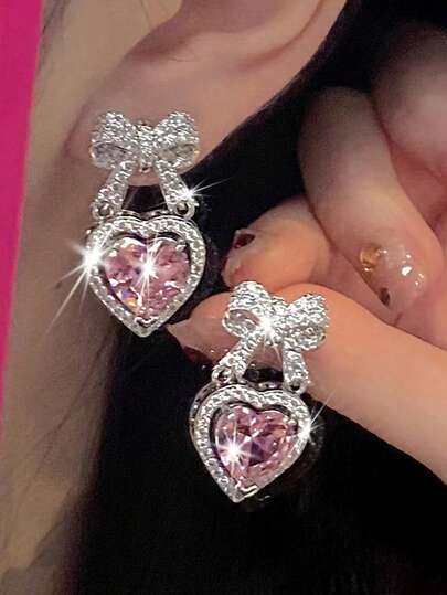 A Pair Of Girl's Cute Full Rhinestone Bow Pink Heart-Shaped Earrings, Elegant Student Earrings Are The Best Birthday Gift Jewelry For Parties, Stage Performances, And School Dances; Exquisite Heart-Shaped Earrings, Christmas Earrings, Valentine's Day Gift Earrings.
