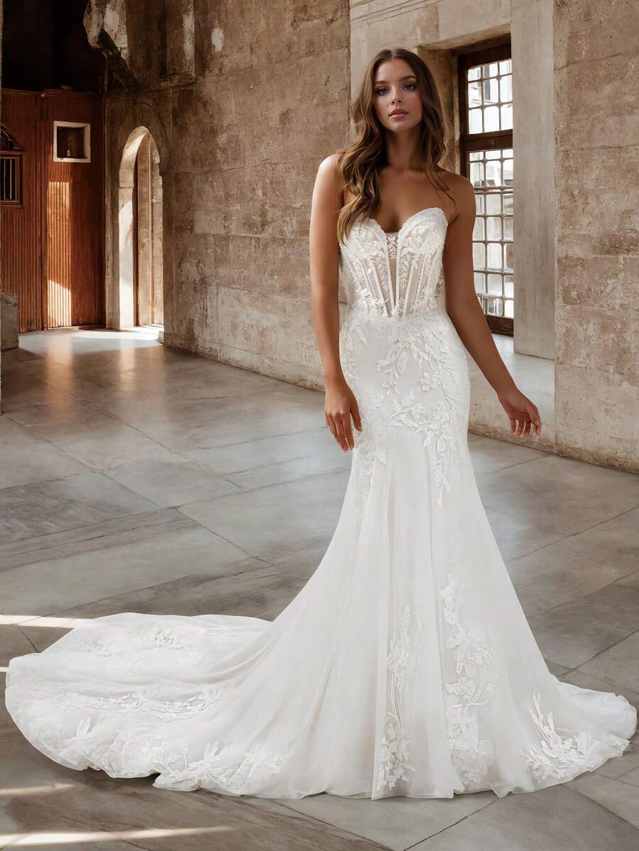 Elegant Sexy Lace Applique Embroidery Mermaid Wedding Dress For Bride,Off Shoulder Tube Top Tuyhe Formal Evening Party Dress Bridal Gowns,Romantic Church Ceremony Wedding Dress,Suitable For Wedding,Dating,Birthday Party,Singles' Party,Vacation,Formal Occasions,Dinner Dress,Prom Dress,Homecoming Dress,Cocktail Party - 白色 - 查看 1