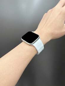 1条运动硅胶表带，兼容 42mm、38mm、40mm、41mm、44mm、45mm、46mm、49mm，时尚智能手表替换表带，适用于Series Ultra2、Ultra SE2、SE 11、10、9、8、7、6、5、4、3、2、1，男女通用 - 白色 - 查看 6