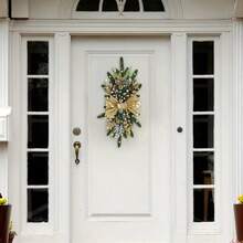 1 pièce Couronne d'escalier de Noël de 60*30 cm avec nœud et boules, couronne d'hiver artificielle, convient pour la porte d'entrée, la rambarde, le mur, la décoration de fenêtre - décoration de fête avec des accents dorés et rouges, décoration murale pour la maison