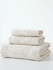 1条轻薄浴巾，摩卡色，提花叶子图案，长方形，70*140厘米，成人适用，可用于游泳、沐浴、裹身；也可作手巾，尺寸为34*74厘米或34*34厘米。速干、吸水性强、柔软，适用于浴室、厨房、旅行、节日礼品、健身房、海滩、酒店、沙龙、户外淋浴等场合，是美容院、酒店运动、家居用品、护肤浴巾的理想之选。 - 奶咖色 - 查看 10