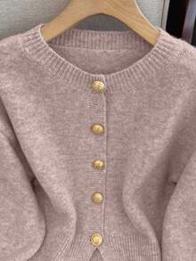 1 pieza Diseño de cárdigan minimalista gris de un solo botonadura, de longitud corta con abertura frontal, cintura ceñida, botón metálico único, manga larga, suéter de punto para mujer de temporada otoño/invierno - Caqui - Ver 4