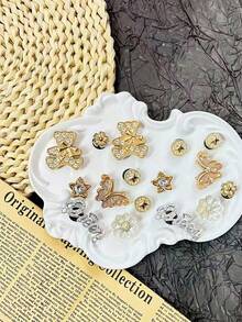 16-elementowe ozdoby do butów ogrodowych DIY – złota kokarda z kryształkami, miś pluszowy, klipsy do butów w kształcie motyli, zdejmowane akcesoria do butów plażowych, buty z wycięciami, prezenty sezonowe