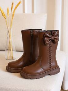 1双儿童/青少年西部风格PU皮革蝴蝶结装饰中筒靴，经典黑色/复古纯棕色，休闲切尔西靴，舒适绒面内里，厚底，适合3-14岁女孩日常、聚会、假期、秋冬季穿着。 - 棕色 - 查看 3