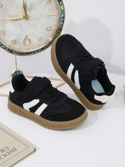 1 双男女通用婴儿/幼儿 PU 钩环设计经典运动鞋，适合所有季节