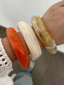 1pc Fashionable & Unique Design Metal Curved Texture Luxurious Asymmetrical Pattern White Shell Bracelet