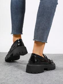 Women's Fashion Black Loafers With Gold Chain Decor, Soft Bottom Thick Sole Slip-On Oxfords, Suitable For Spring And Autumn - Graphite Black - View 3