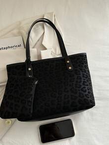 两件套新款大容量豹纹仿皮手提包，配有双提手，是通勤、工作或上学的理想之选。这款容量大、轻便的手提包融合了经典休闲和商务休闲风格，非常适合年轻女性、大学生和职场人士，轻松适应工作环境、返校季、高中/大学生活以及假日旅行。时尚拉链手提包。 - 黑色 - 查看 6