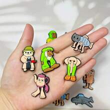 14 Peças de Decorações Pendentes de Silicone com Estampa Luminosa de Desenho Animado de Rua, Pendente de Mocassim, Acessórios de Sapato de Jardim, Clipes de Sapato de Gelatina Macia como Presentes de Festa, Adequado como Presentes para Amantes de Cinema ou Entusiastas de Mocassins.