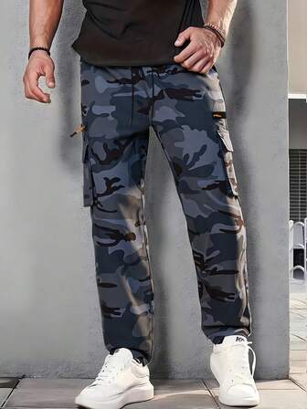 กางเกงขายาวสีเทา ทรงตรง เอวยางยืด กระเป๋าเฉียง กระเป๋าใหญ่มีซิป สำหรับผู้ชาย ใส่ทำกิจกรรมกลางแจ้ง เดินป่า ตกปลา แคมป์ปิ้ง ปีนเขา ฟิตเนส วิ่ง และใส่ทำงานแฟชั่นลำลอง