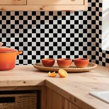 Pegatina de pared de azulejo cerámico imitación con patrón de tablero de ajedrez de 11.8x11.8 pulgadas, resistente a salpicaduras para cocina, baño, sala de estar y dormitorio, fácil de usar, puede cubrir 139 pulgadas cuadradas, fácil de limpiar, adecuado para decoración del hogar, decoración navideña, se puede cortar y decorar de forma independiente para que su hogar se vea completamente nuevo, decoración de Halloween, decoración navideña, suministros de decoración de otoño