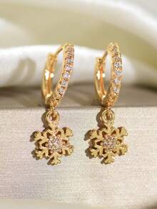 1 Pair Elegant 18K Zirconia Gold Plated Snowflake Heart Earrings, Suitable For Women's Daily, Festival, Party, Travel Wear And Christmas Gift