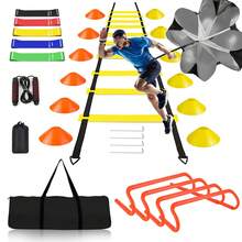 El set de entrenamiento de fútbol de 29 piezas incluye una escalera de agilidad (12 niveles, 6 metros), 12 conos, 4 vallas ajustables, un paracaídas, una cuerda para saltar, 5 bandas de resistencia y una bolsa de almacenamiento portátil. Equipo de entrenamiento perfecto para fútbol, tenis, baloncesto, béisbol, rugby y más.