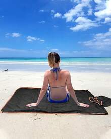 Poncho de Surf, Albornoz de Playa, Poncho Toalla,Bata de Baño de Microfibra con Capucha,Adecuado para el Surf, la natación, el baño y Las Playas, Absorbente y de Secado rápido. (Negro) - Negro - Ver 4