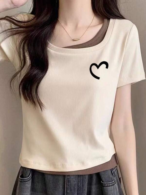 レディース 2025年春夏新作 デザイン感溢れる Fake Two-Piece 方領半袖Tシャツ｜夏用 韓国風 杏色切り替え 春夏兼用 半ハート柄 上品なカジュアルスタイル｜大人カジュアルスタイルにぴったりな新款快適デザインパッチワークショートスリーブトップス