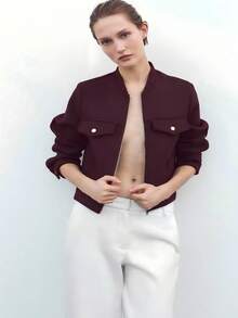 Chaqueta casual de estilo vintage con cuello alto, diseño de cremallera y color rojo vino, versátil para uso diario en otoño/invierno