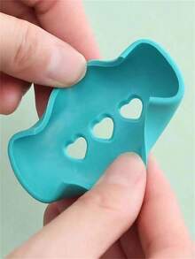 2/6pcs Silicone Pot Handle Cover, Creative Hollow Out Heart Detail Anti-Scald Anti-Slip Pot Handle Protector For Kitchen/Kitchen Gadgets/Oven Mitts & Potholders/Kitchen Accessories/Kitchen/Camping