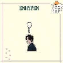 带有“En/Hypen”标志的钥匙扣、NIKI & SUNOO 包包挂饰、朴成勋卡通人物周边商品、粉丝周边钥匙扣、高品质学生背包挂饰、配饰、礼物、背包挂件、送给闺蜜的礼物、节日和生日礼物 - 彩色 - 查看 14
