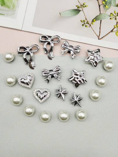 20 件朋克风格银色树脂领结鞋饰闪亮星星心形鞋扣配饰可拆卸仿珠鞋 DIY 装饰多功能鞋夹装饰适合女士凉鞋拖鞋沙滩包圣诞节万圣节生日派对礼物