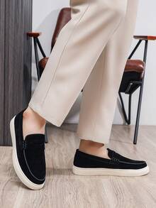 Men's Loafers Soft Sole Non-Slip Slip-On Retro Fashionable Casual Shoes