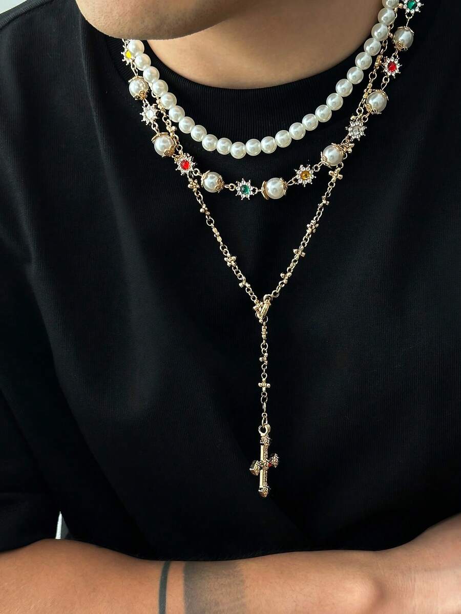 Set de 2 collares con colgante de cruz y flor de perlas falsas estilo hip-hop para hombres, collar gargantilla de moda de alta gama y personalizado, adecuado para universidad, fiesta, reunión, combinado con suéter, chaqueta de cuero en otoño/invierno - 06839 - Ver 1